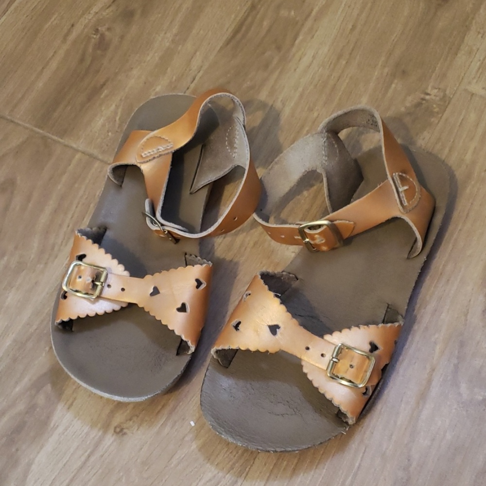 Rose Gold, heart cut out detail Saltwater Sandals
